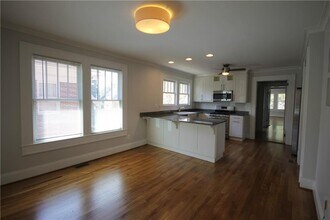 220 Mountain View St in Decatur, GA - Building Photo - Building Photo