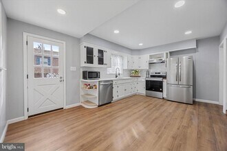 455 Delmar St in Philadelphia, PA - Building Photo - Building Photo