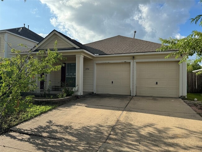 12746 Wisteria Park Dr