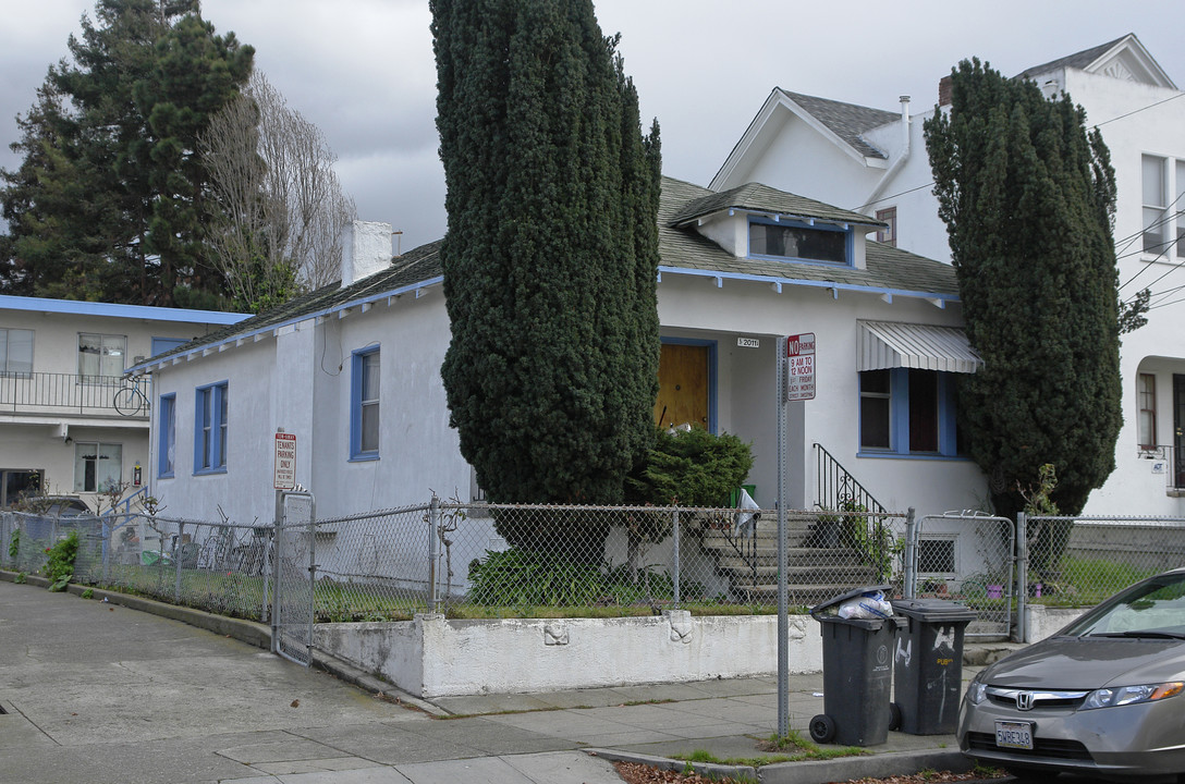 2011 8th St in Berkeley, CA - Building Photo