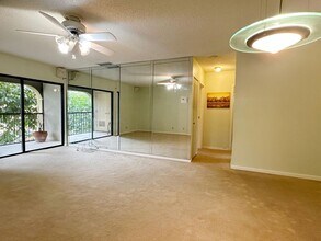 924 SW 9th Street Cir, Unit 206 in Boca Raton, FL - Foto de edificio - Building Photo