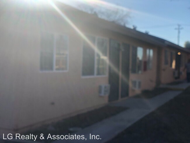 38521 10th Pl E-Unit -Unit #1 in Palmdale, CA - Building Photo - Building Photo