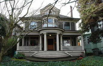 2256 NW Johnson St in Portland, OR - Foto de edificio - Building Photo