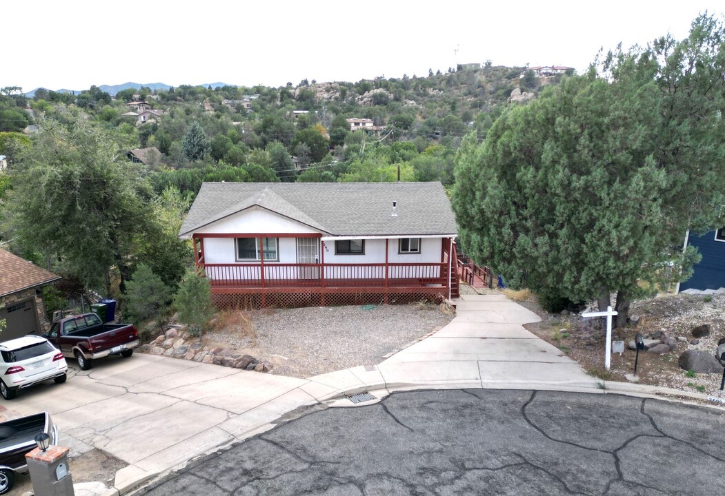 2090 Howard Pl in Prescott, AZ - Foto de edificio