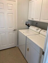 3021 SW 52nd Ave in Davie, FL - Building Photo - Building Photo