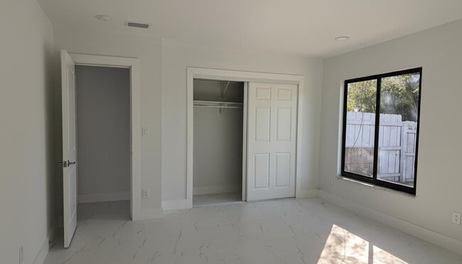 4852 Weymouth St in Greenacres, FL - Building Photo - Building Photo