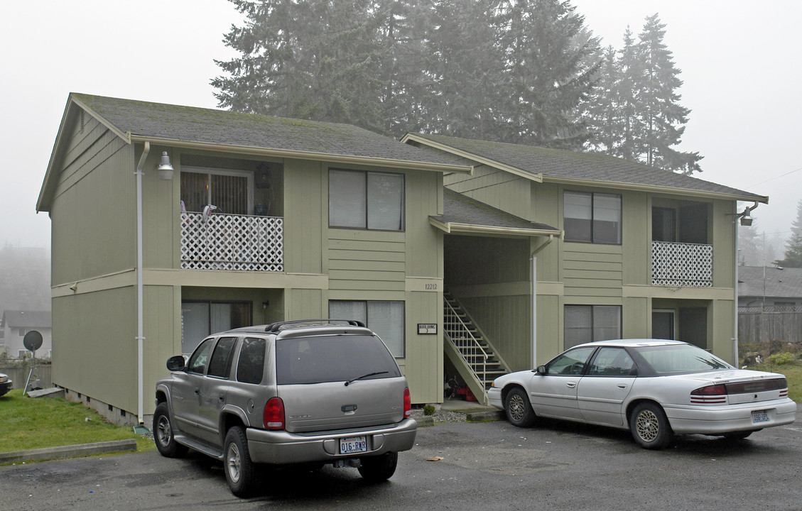 12212 118th Ave E in Puyallup, WA - Building Photo