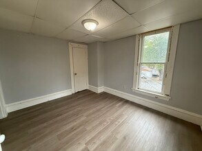 717 5th Ave S-Unit -Apt 3 in La crosse, WI - Building Photo - Building Photo