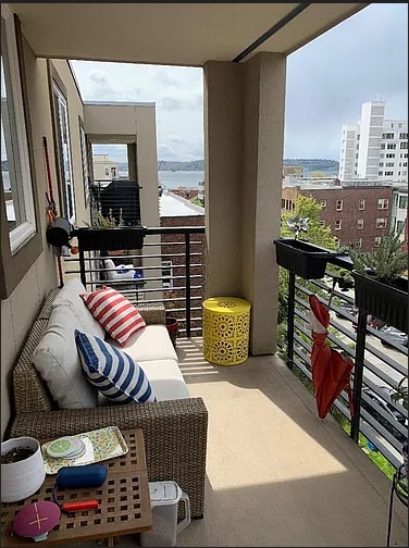 property at 626 4th Ave W