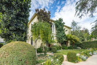 842 12th St in Santa Monica, CA - Building Photo - Primary Photo