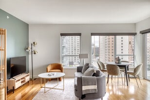 10349 NE 10th St in Bellevue, WA - Building Photo