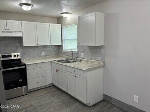 400 E 19th St in Panama City, FL - Building Photo - Building Photo