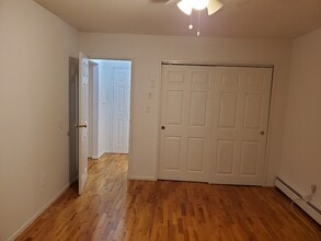 250 Main St in Spotswood, NJ - Building Photo - Building Photo