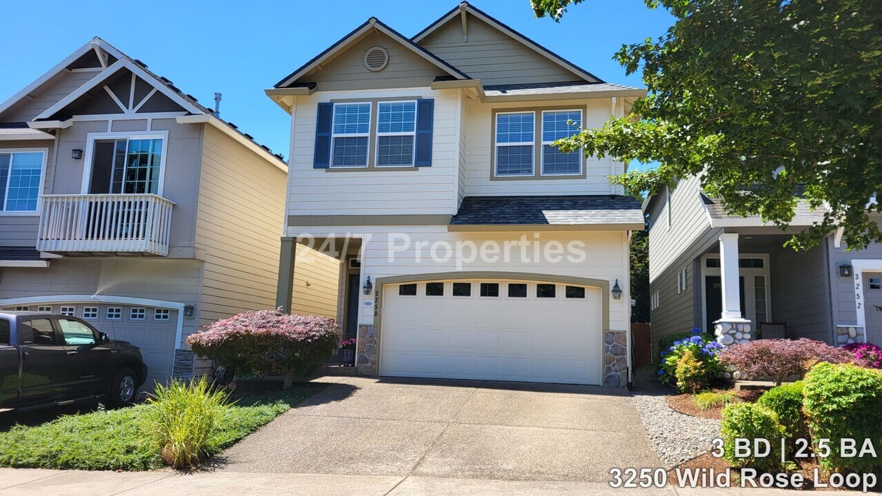 3250 Wild Rose Loop in West Linn, OR - Building Photo