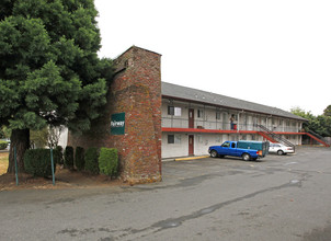 Fairway Apartments in Portland, OR - Foto de edificio - Building Photo