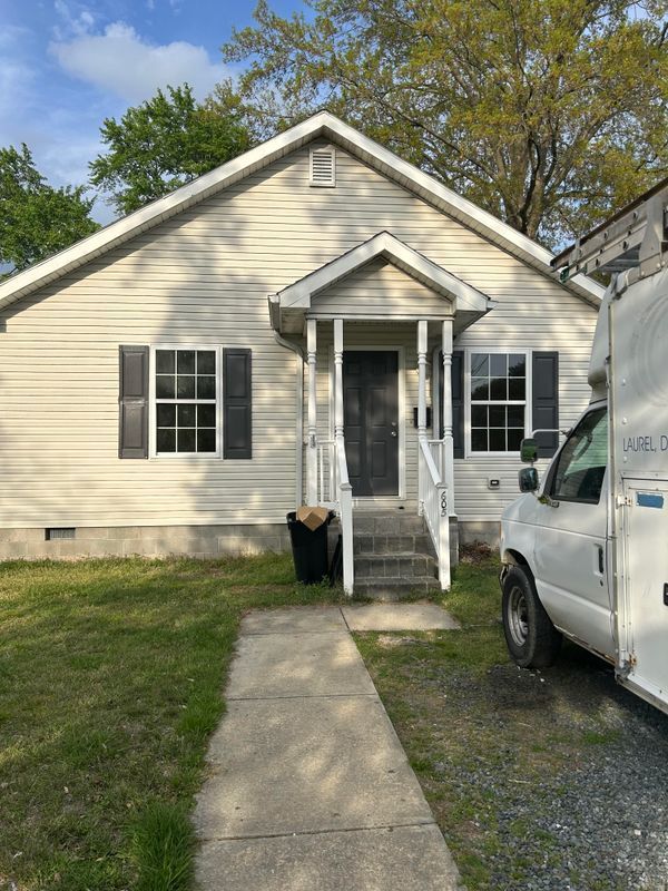 property at 605 N Phillips St