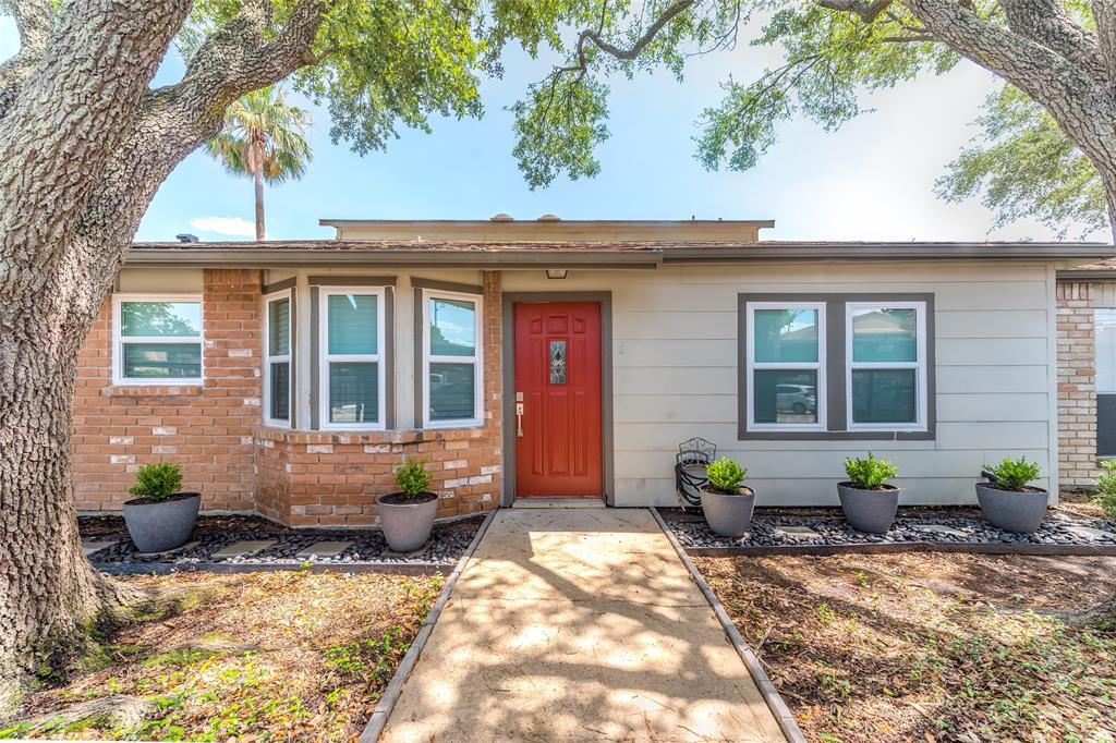 1917 Augusta Dr in Houston, TX - Foto de edificio