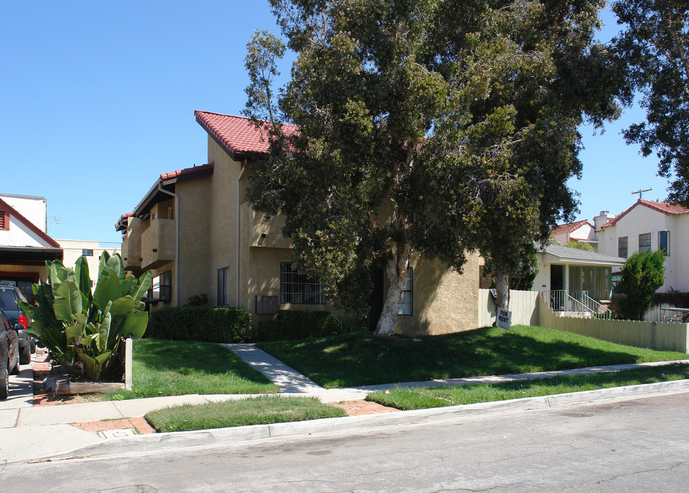 1748 Missouri St in San Diego, CA - Building Photo