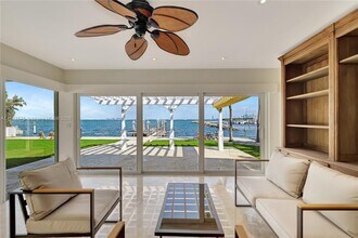 200 Harbor Dr in Key Biscayne, FL - Building Photo - Building Photo