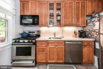 1510 S Edgewood St in Arlington, VA - Building Photo - Building Photo