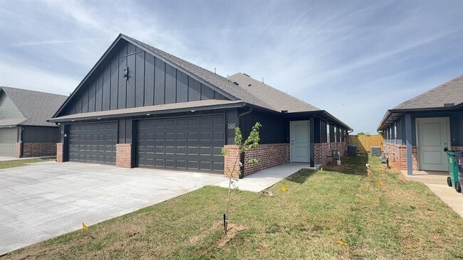 11415 University in Oklahoma City, OK - Building Photo - Building Photo