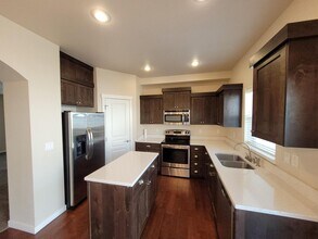 8767 W Pine Valley Ln in Boise, ID - Foto de edificio - Building Photo