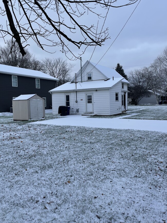 905 N Prospect St in Bowling Green, OH - Building Photo - Building Photo