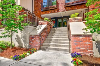 Ruth Court in Seattle, WA - Foto de edificio - Building Photo