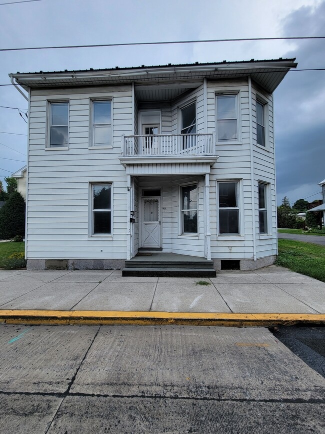 49 W Baltimore St Apartments and Nearby Greencastle Apartments For Rent