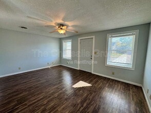 704 W Superior St in Ottawa, IL - Building Photo - Building Photo