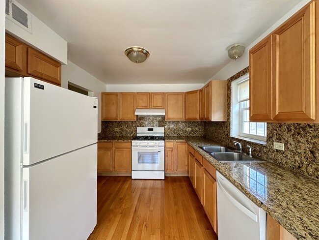 5534 N Campbell Ave, Unit A02C in Chicago, IL - Foto de edificio - Building Photo