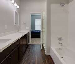 10828 Champion Forest Loop in Conroe, TX - Building Photo