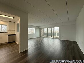 53 Hill Rd, Unit 500 in Belmont, MA - Building Photo - Building Photo
