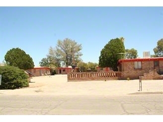 1220 N Roberts Way in Tucson, AZ - Building Photo - Building Photo