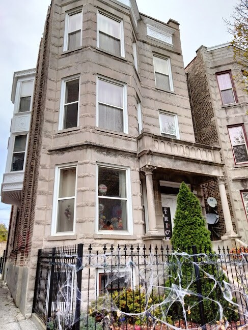 property at 3138 W Fullerton Ave