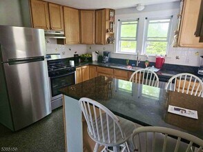 412 Maple Ave in Glen Rock, NJ - Building Photo - Building Photo