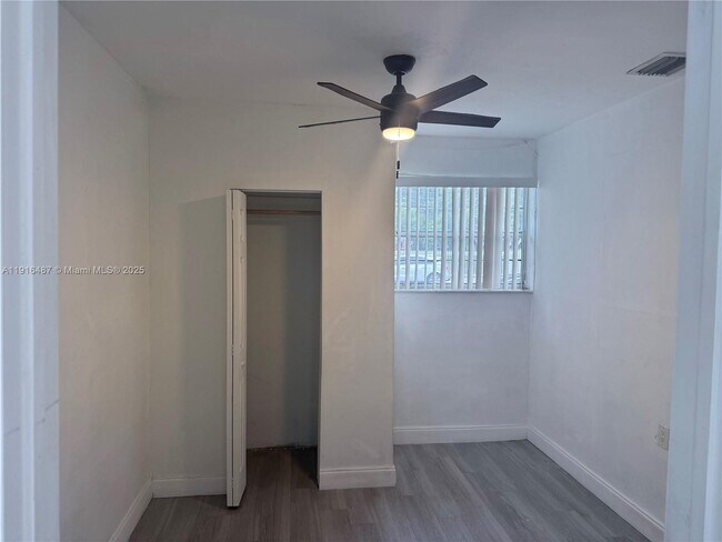 2870 NW 19th St in Fort Lauderdale, FL - Building Photo - Building Photo