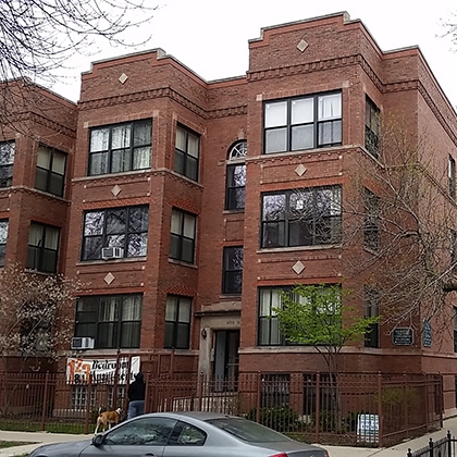 The Albany Park Place in Chicago, IL - Building Photo