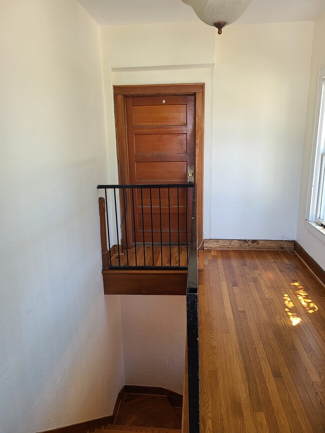 4703 Chenevert St, Unit #2 in Houston, TX - Foto de edificio - Building Photo