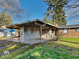 705 NE 108th Ave in Vancouver, WA - Building Photo