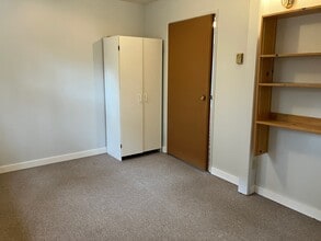 1225 England Ave in Courtenay, BC - Building Photo - Building Photo