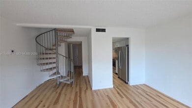 650 Tennis Club Dr in Fort Lauderdale, FL - Building Photo - Building Photo