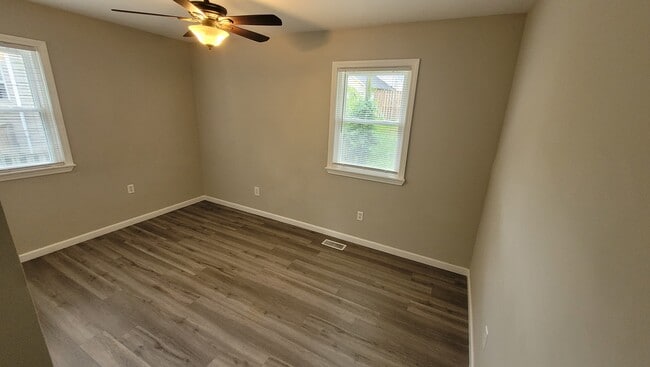 400 N Third Ave in La Grange, KY - Building Photo - Building Photo