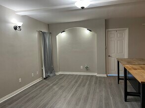 1820 Titus St in San Diego, CA - Foto de edificio - Building Photo