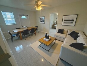 815 Foster Rd in Hallandale Beach, FL - Building Photo - Building Photo