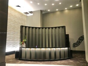 951 Brickell Ave, Unit 801 in Miami, FL - Foto de edificio - Building Photo