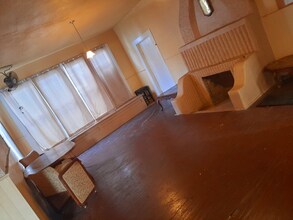 1816 E Houston St in San Antonio, TX - Building Photo - Building Photo