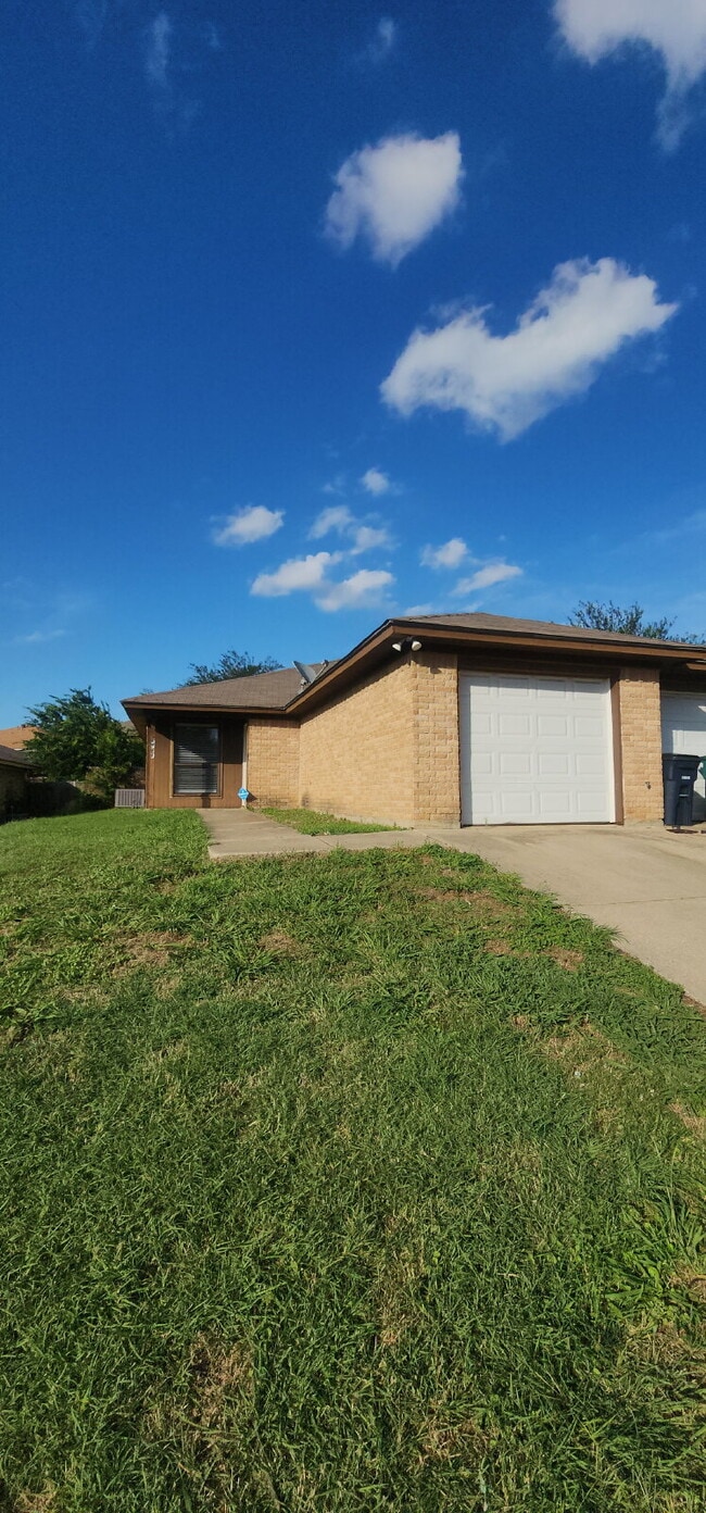 property at 6721 Loma Vista Dr