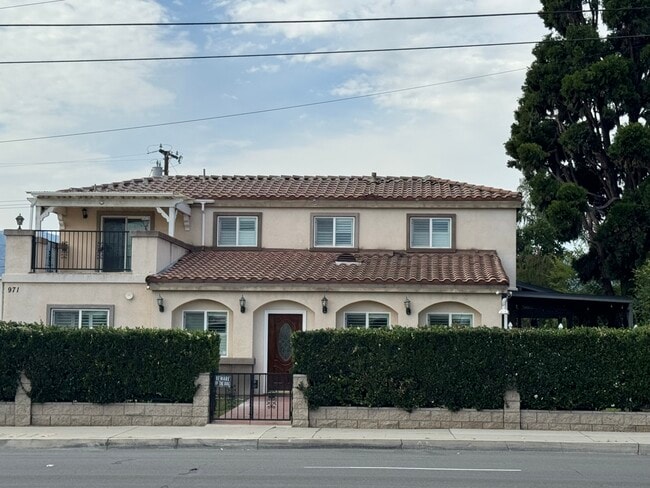 property at 971 Cypress St