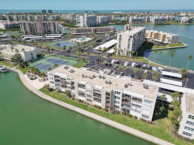 property at 7625 Sun Island Dr S